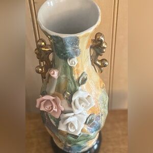 Elegant vintage English style porcelain Vase with Gold and green Accents
